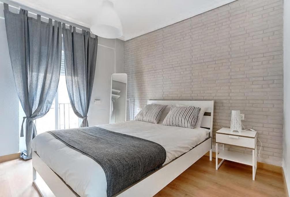 Morales - 2 Habitaciones, Espacioso Y Tranquilo Junto A Hospital 무르시아 외부 사진